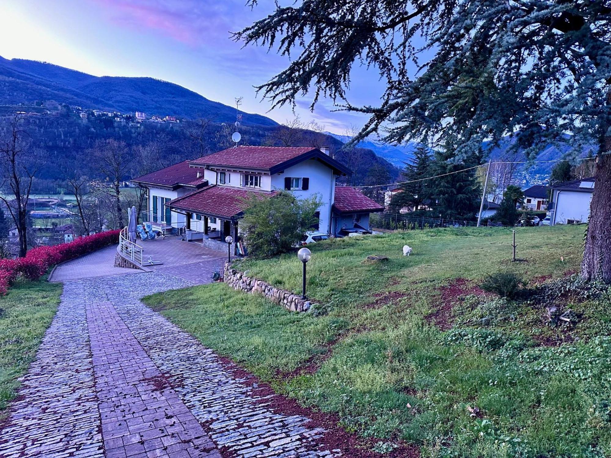 Vacabruz Apartment Besano Luaran gambar